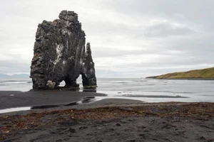 The Mystery of Iceland's Giant Rock Formation Resembling a Mythical Beast - image 5