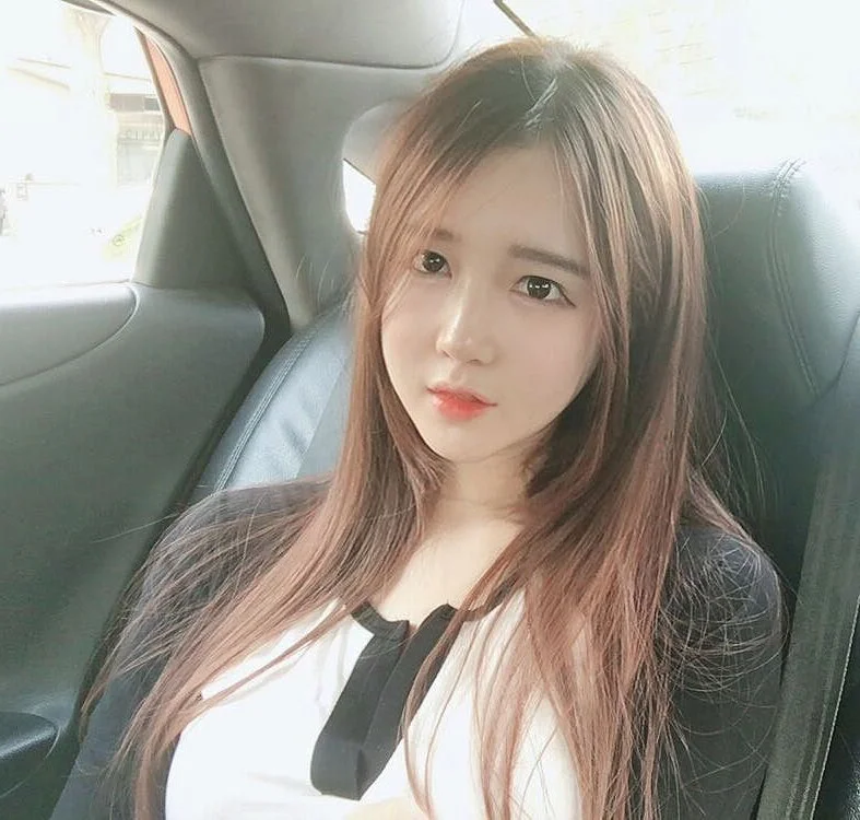 Ultimate Collection: Top 99+ Stunning and Trendy Korean Influencer and Fashion Portraits for Modern Style Inspiration