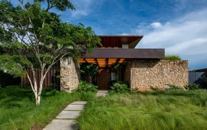 Inside the Viral 360-Degree Balcony House Featured in Major US Architecture Publications - image 2