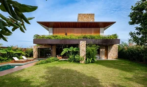 Inside the Viral 360-Degree Balcony House Featured in Major US Architecture Publications - image 0