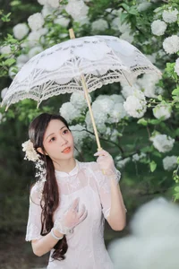 Ethereal Beauty in White Hydrangeas YiTuYu Vol.8965 Hua Zhuang Shi Tian - image 12