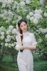Ethereal Beauty in White Hydrangeas YiTuYu Vol.8965 Hua Zhuang Shi Tian - image 9