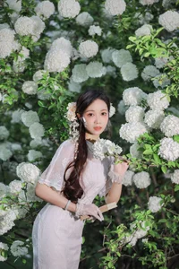 Ethereal Beauty in White Hydrangeas YiTuYu Vol.8965 Hua Zhuang Shi Tian - image 8