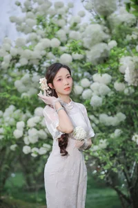 Ethereal Beauty in White Hydrangeas YiTuYu Vol.8965 Hua Zhuang Shi Tian - image 10