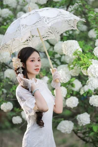 Ethereal Beauty in White Hydrangeas YiTuYu Vol.8965 Hua Zhuang Shi Tian - image 11