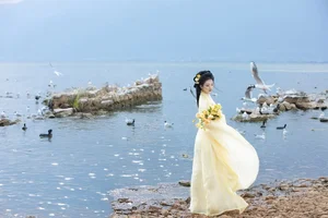 Ethereal Grace of Wan Jiang Ting in YiTuYu Art Language Vol.8851 by the Lake - image 40