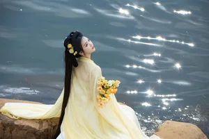 Ethereal Grace of Wan Jiang Ting in YiTuYu Art Language Vol.8851 by the Lake - image 33