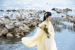 Ethereal Grace of Wan Jiang Ting in YiTuYu Art Language Vol.8851 by the Lake - image 23