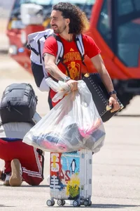 Spanish Football Star Packs World Cup Trophy in Plastic Bag, Amusing Fans Worldwide - image 0