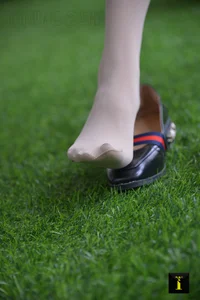 Modern Legwear Trends: Ruoxi in IESS Puhui Collection 147 - image 70