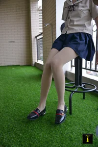 Modern Legwear Trends: Ruoxi in IESS Puhui Collection 147 - image 6