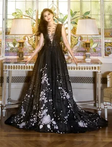 Former Actress Thuy Tien Reveals Husband's Romantic Grand Gestures - image 12