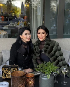 Former Actress Thuy Tien Reveals Husband's Romantic Grand Gestures - image 7