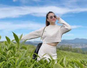 Ageless Quang Tri TV Editor Mistaken for Her Child's Sister - image 7