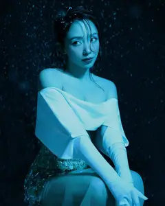 Toc Tien Transforms into a Magnificent 'Snow Princess' Enchanting Art Photo Set for Fandom - image 7