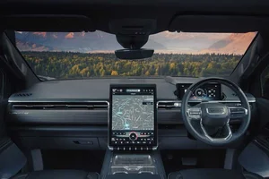 GMC Sierra Denali Extended Range: The New Electric Truck Powerhouse - image 1