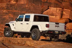 Jeep Unveils 2026 Wrangler and Gladiator 85th Anniversary Editions: The Ultimate Off-Road Adventure Vehicles for 4x4 Enthusiasts and Collectors - image 8