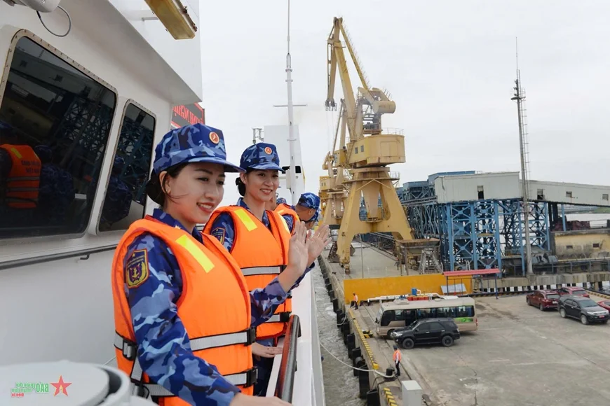 Vietnam Coast Guard Ship CSB 8004 Embarks on Diplomatic Mission to South Korea
