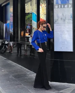 Showbiz High-Society Wife Steals the Spotlight with Red-Carpet Street Style - image 10