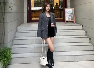 Ngo Thi Huong: Vietnam's Fencing Beauty Queen Radiates with Prestigious Gold Medal - image 11
