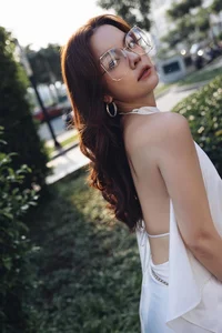 Phạm Quỳnh Anh Tỏa Sáng Với Phong Cách Gợi Cảm - image 0