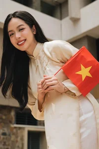 Vietnamese Stars Celebrate National Pride in Stunning Traditional Ao Dai - image 4