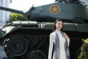 Vietnamese Stars Celebrate National Pride in Stunning Traditional Ao Dai - image 8