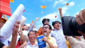 MC Son Lam: The Lucky Charm of Road to Mount Olympia - image 3