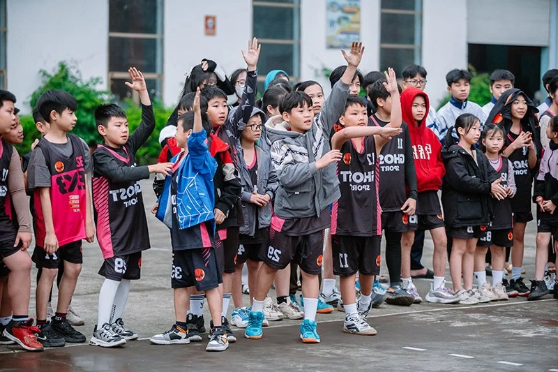 Thang Long Warriors Bring Basketball Joy to Children in the Highlands