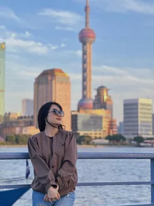 The Timeless Beauty of Actress Thu Nga from Phía Trước Là Bầu Trời - image 4