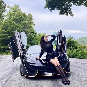 China's Most Beautiful Plus-Size Model and Her Passion for Luxury Cars - image 2