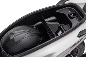 Kymco People R 125 Launched: The Taiwanese Scooter Rivaling Honda SH - image 7