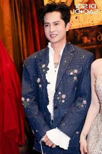 Red Carpet Highlights: Lam Vy Da Stuns at the Premiere of Quy Nhap Trang 2 - image 8