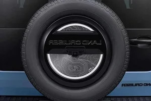 Toyota Land Cruiser FJ Coming to Vietnam with Rugged Off-Road Upgrades - image 7