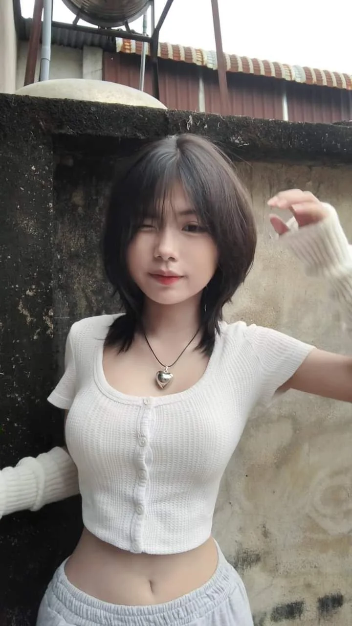 390+ Short Hair Girls: Chic, Playful, and Bold Hairstyles for Modern Women