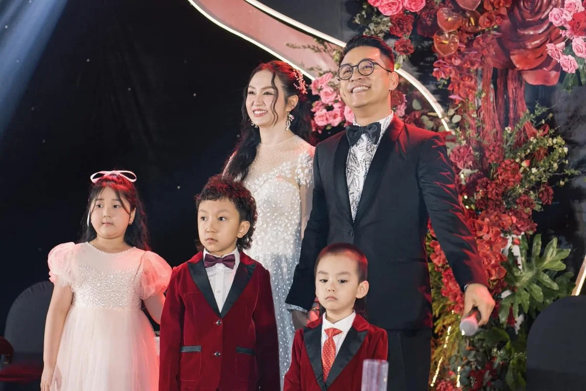 Inside the Happy Marriages of Vietnamese Music Icons Duy Manh and Tuan Hung
