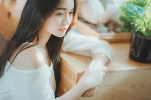 Graceful Vietnamese Women: Celebrating Elegant Fashion and Natural Charm Pack 12 - image 32