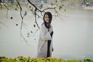 Graceful Vietnamese Women: Celebrating Elegant Fashion and Natural Charm Pack 12 - image 39