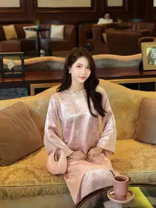 Graceful Pink Ao Dai: Elegant Beauty of Vietnamese Women - image 1