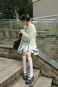IESS Tuantuan JK Uniform Gallery: Long Legs and Youthful Style - image 5