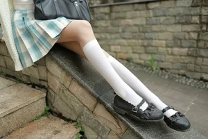 IESS Tuantuan JK Uniform Gallery: Long Legs and Youthful Style - image 7