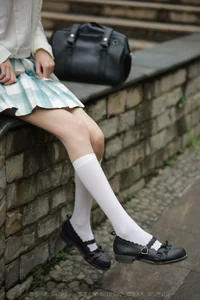 IESS Tuantuan JK Uniform Gallery: Long Legs and Youthful Style - image 35