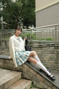 IESS Tuantuan JK Uniform Gallery: Long Legs and Youthful Style - image 39