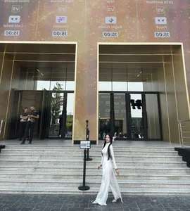 MC Mai Dora Showcases Vietnamese Heritage with Elegant Ao Dai at Esports World Cup - image 7