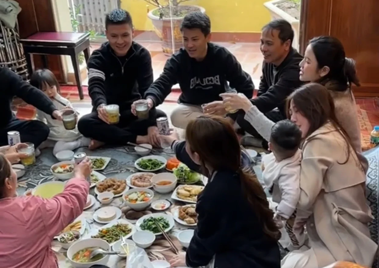 Chu Thanh Huyen’s Behavior at Quang Hai’s Family Feast Sparks Social Media Debate