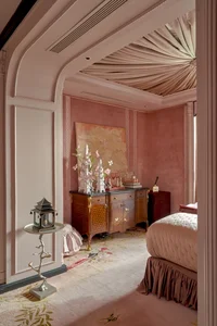 Inspiring Ideas for Living in an Art Filled Modern Apartment - image 7