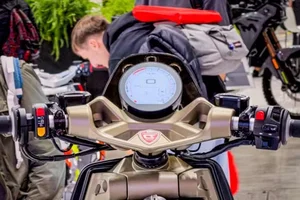 Italjet Roadster 400 Limited Edition: A Luxury Scooter Arriving in Vietnam Soon - image 8