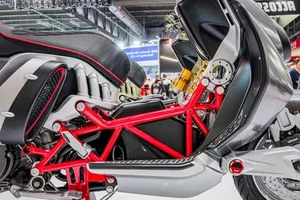 Italjet Roadster 400 Limited Edition: A Luxury Scooter Arriving in Vietnam Soon - image 2