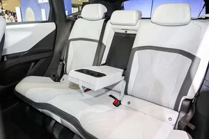 BMW iX3 2026 Debuts in Southeast Asia: 805km Range at 3.3 Billion VND - image 5