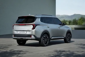 Kia Carens Clavis EV: The Strategic Electric MPV Set to Transform Asia - image 7